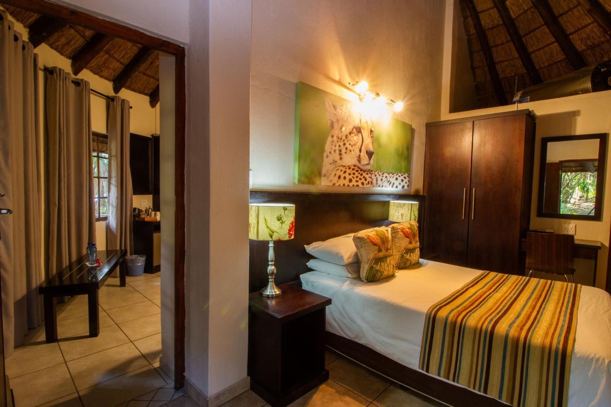 Emdoneni Lodge With Zululand Cat Conservation Project Hluhluwe Kültér fotó